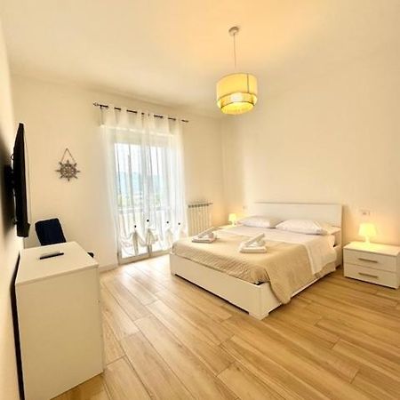 Casa di Elisa Apartment Savona Bagian luar foto