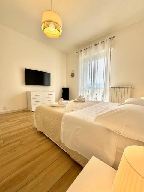 Casa di Elisa Apartment Savona Bagian luar foto